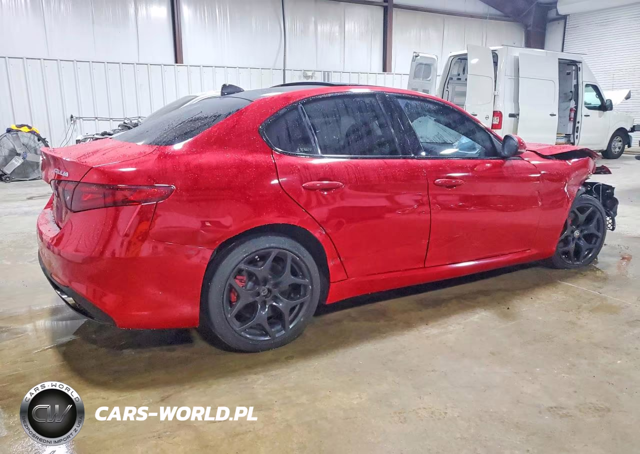 2020 Alfa Romeo Giulia VIN:ZARFANAN9L7637842 - 3