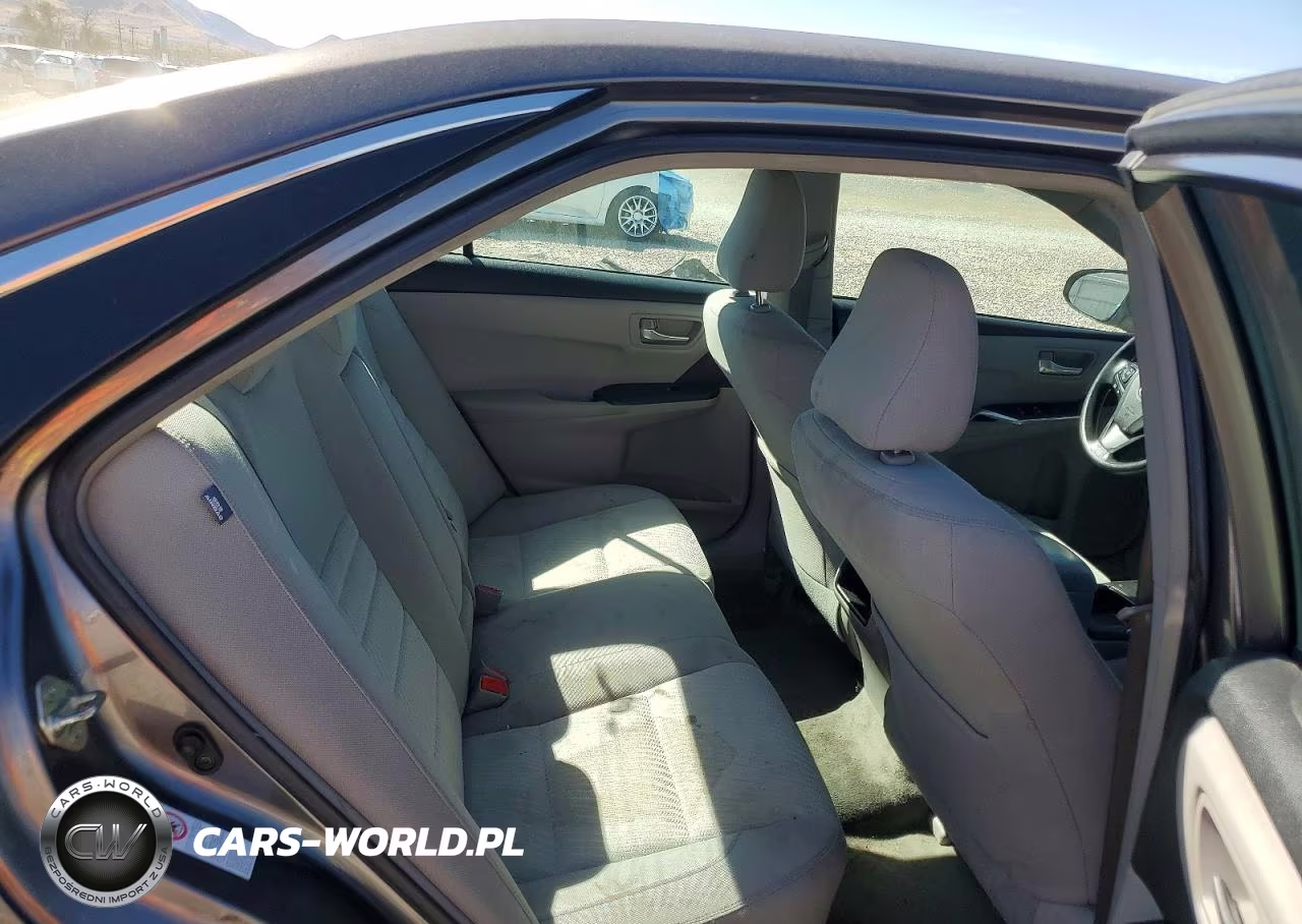 2017 Toyota Camry Le VIN:4T1BF1FKXHU318875 - 10