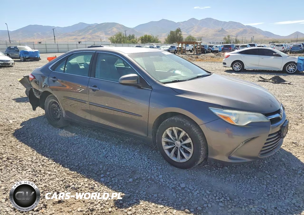 2017 Toyota Camry Le VIN:4T1BF1FKXHU318875 - 4