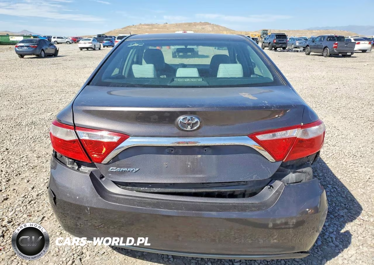 2017 Toyota Camry Le VIN:4T1BF1FKXHU318875 - 6