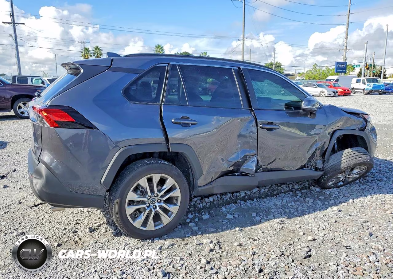 2020 Toyota Rav4 Xle Premium VIN:2T3C1RFV3LW062736 - 3