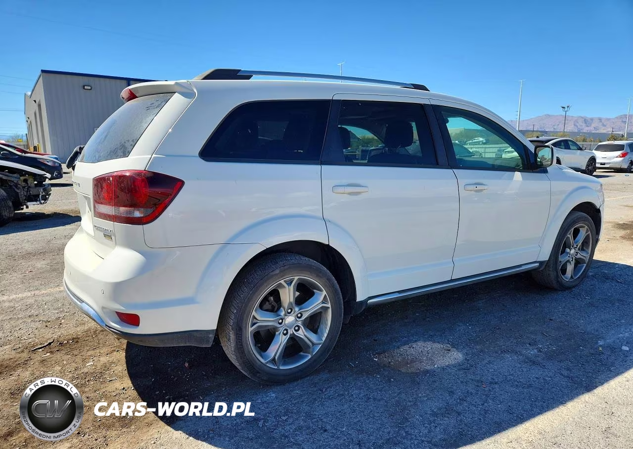 2017 Dodge Journey Crossroad VIN:3C4PDCGG3HT603109 - 3