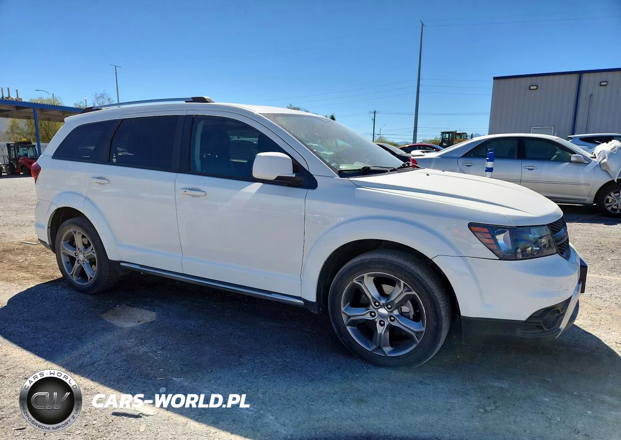 2017 Dodge Journey Crossroad VIN:3C4PDCGG3HT603109 - 4