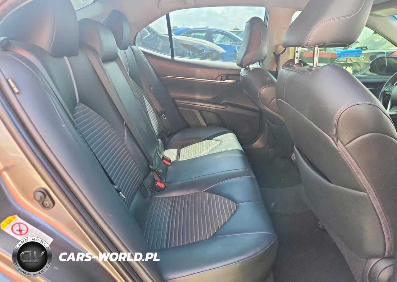 2018 Toyota Camry Se VIN:4T1B11HK1JU661155 - 10