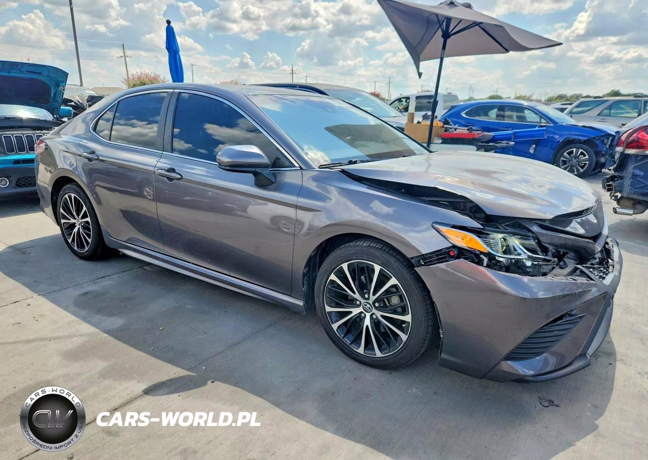 2018 Toyota Camry Se VIN:4T1B11HK1JU661155 - 4