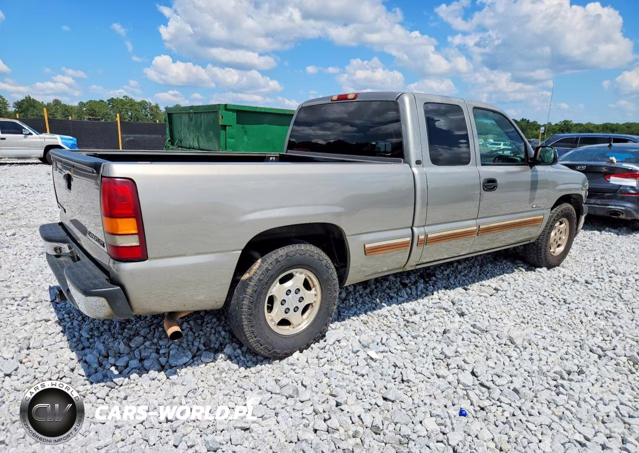 2002 Chevrolet Silverado C1500 VIN:2GCEC19T721212157 - 3