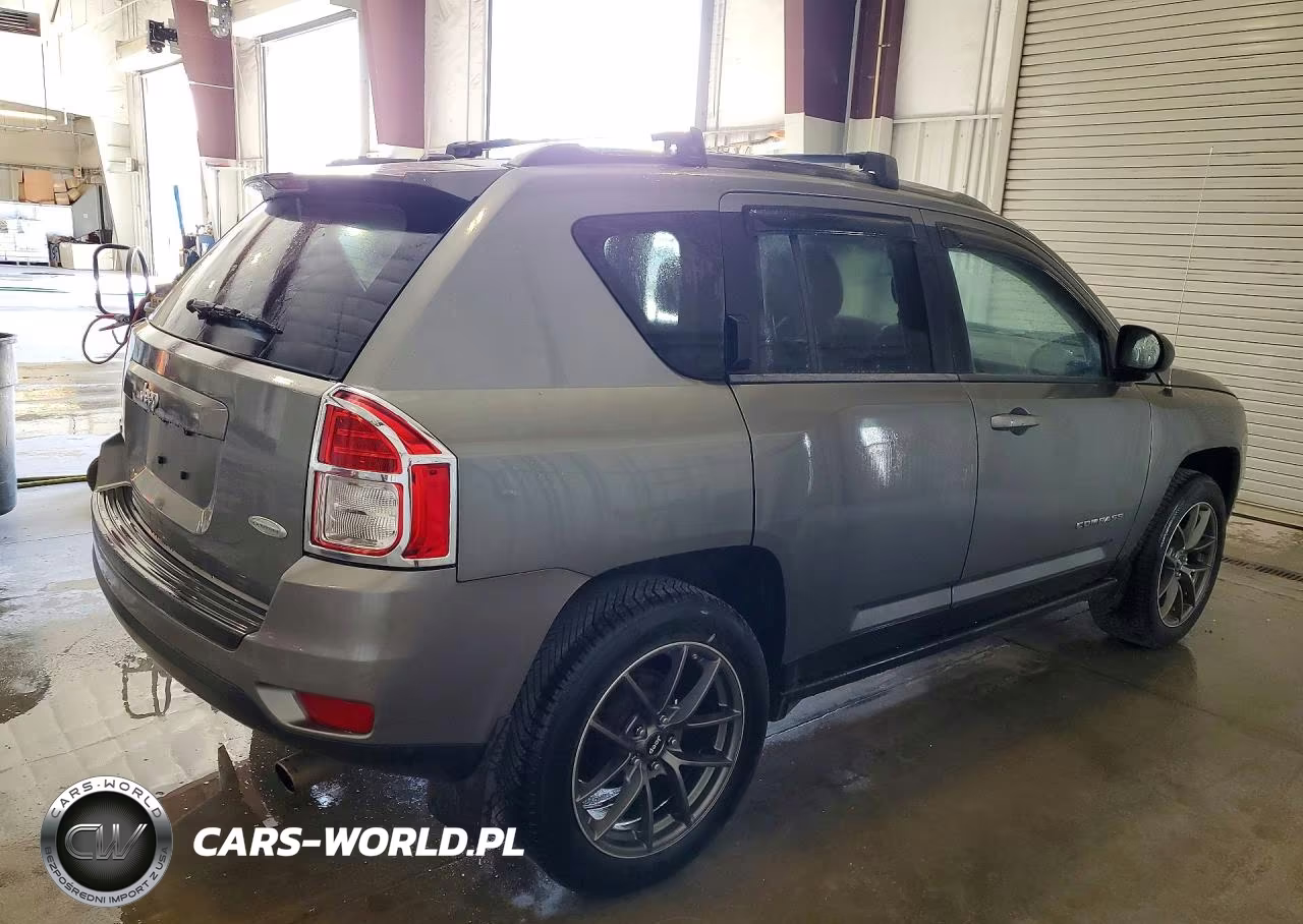2013 Jeep Compass Latitude VIN:1C4NJDEB5DD190316 - 3