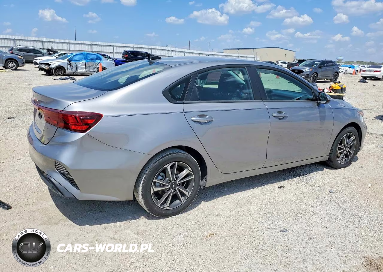 2023 Kia Forte Lxs VIN:3KPF24AD8PE691910 - 3