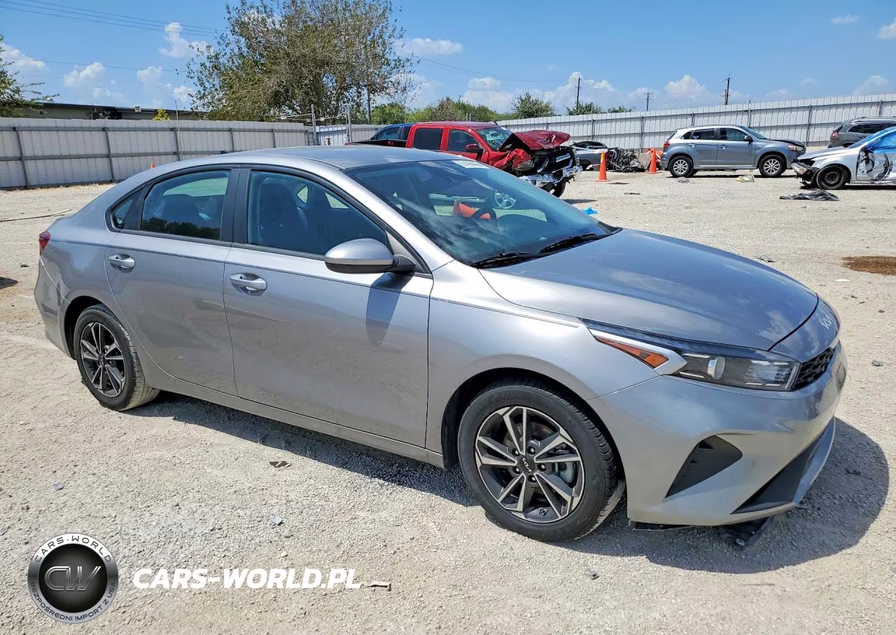 2023 Kia Forte Lxs VIN:3KPF24AD8PE691910 - 4