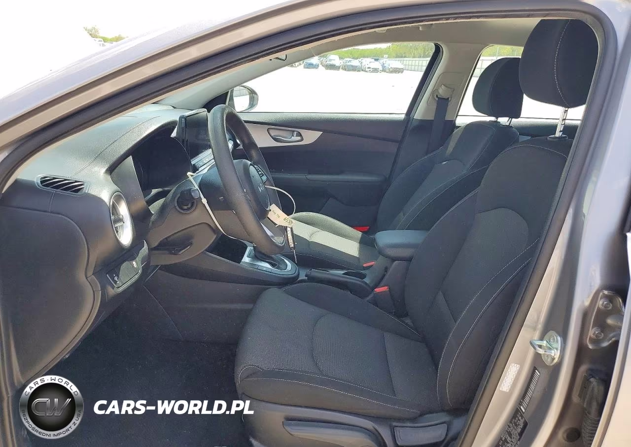2023 Kia Forte Lxs VIN:3KPF24AD8PE691910 - 7