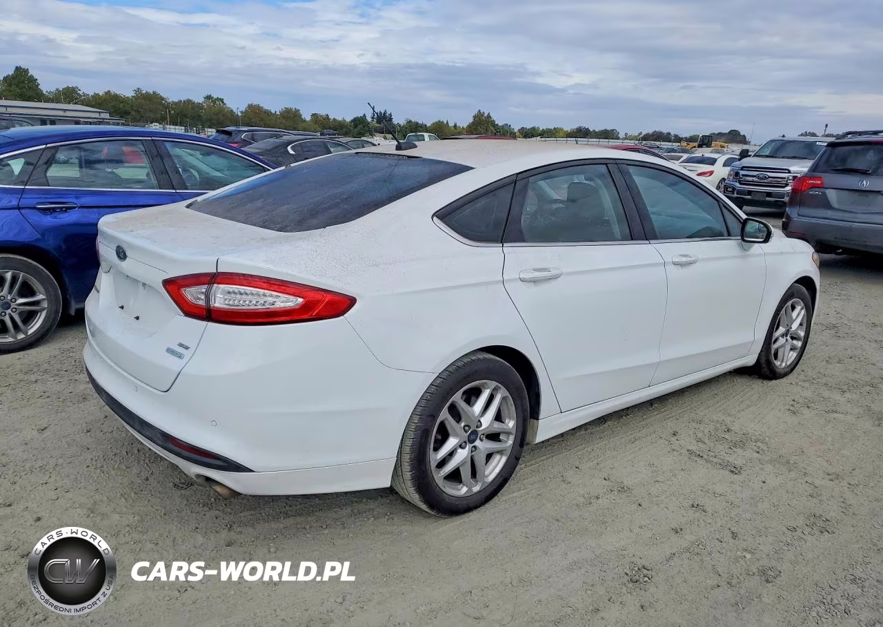 2013 Ford Fusion Se VIN:3FA6P0HRXDR382400 - 3