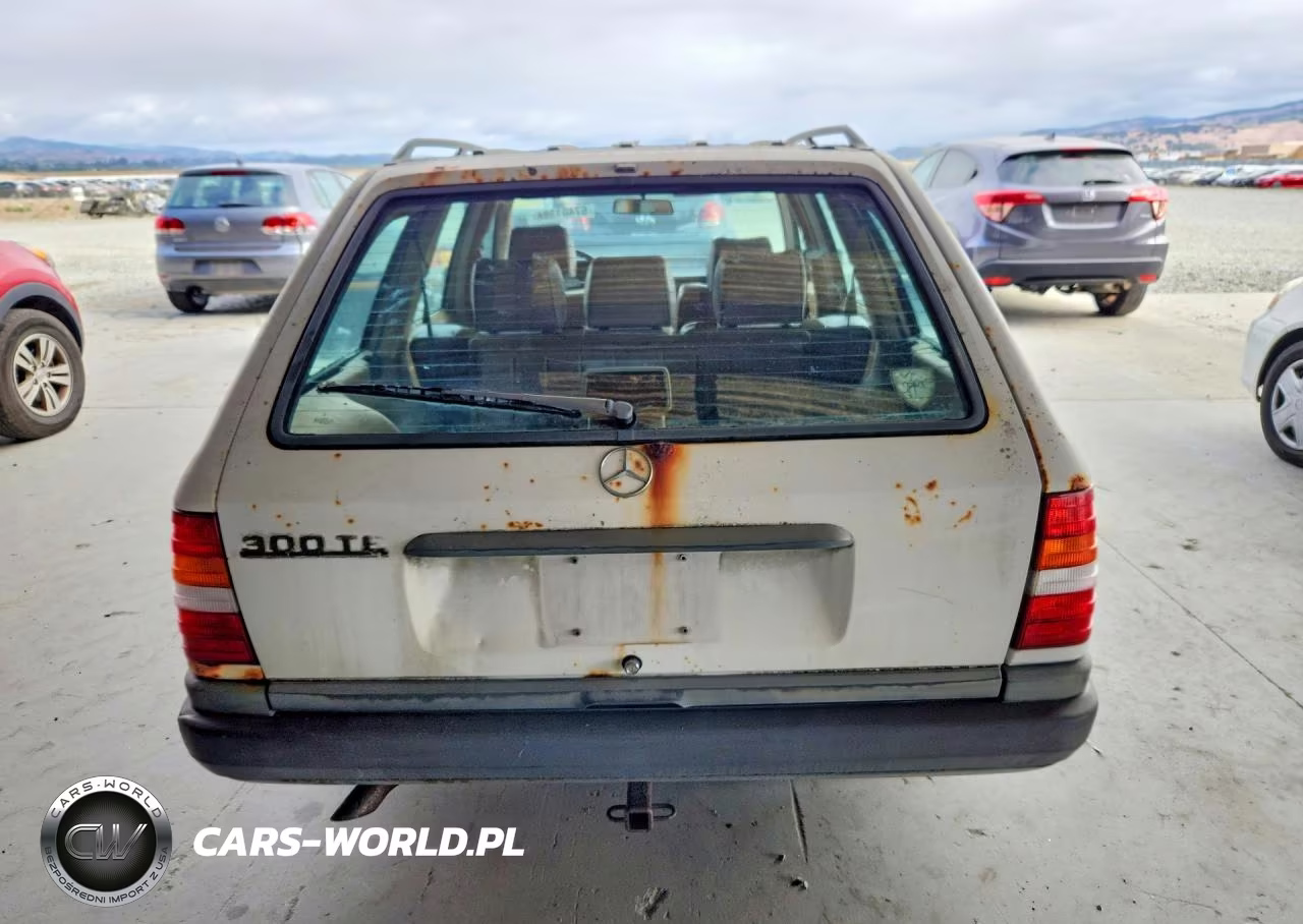 1988 Mercedes-Benz 300 Te VIN:WDBEA90D9JF081846 - 6
