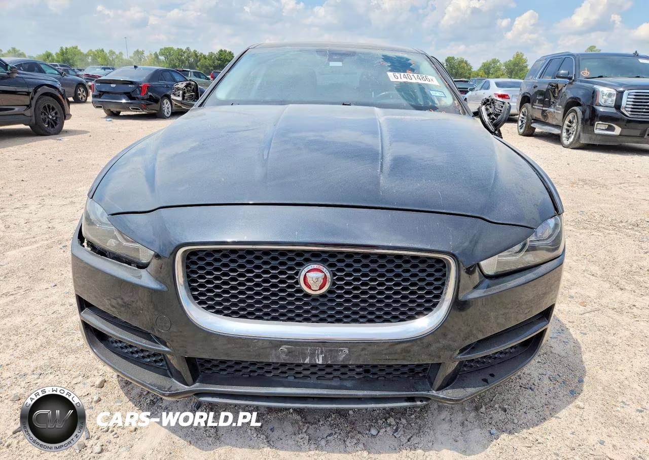 2017 Jaguar Xe Premium VIN:SAJAD4BVXHA971913 - 5