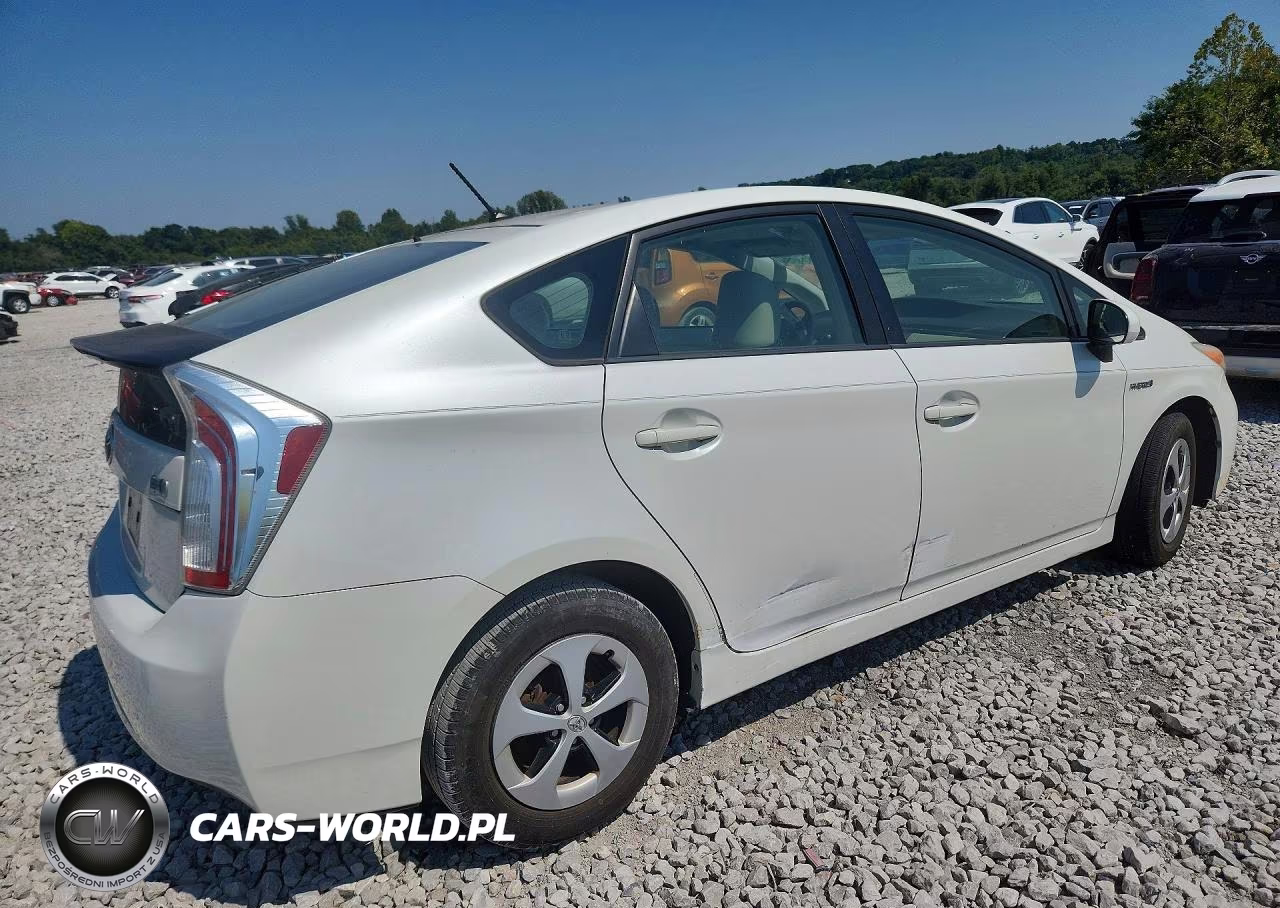 2013 Toyota Prius Two VIN:JTDKN3DU2D1729514 - 3
