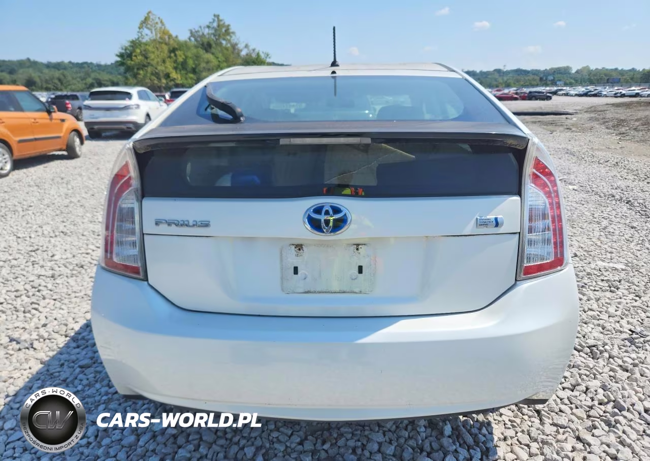 2013 Toyota Prius Two VIN:JTDKN3DU2D1729514 - 6