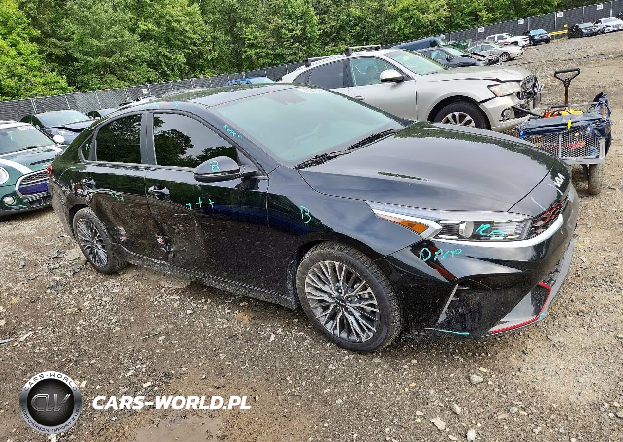 2023 Kia Forte Gt Line VIN:3KPF54AD6PE685367 - 4