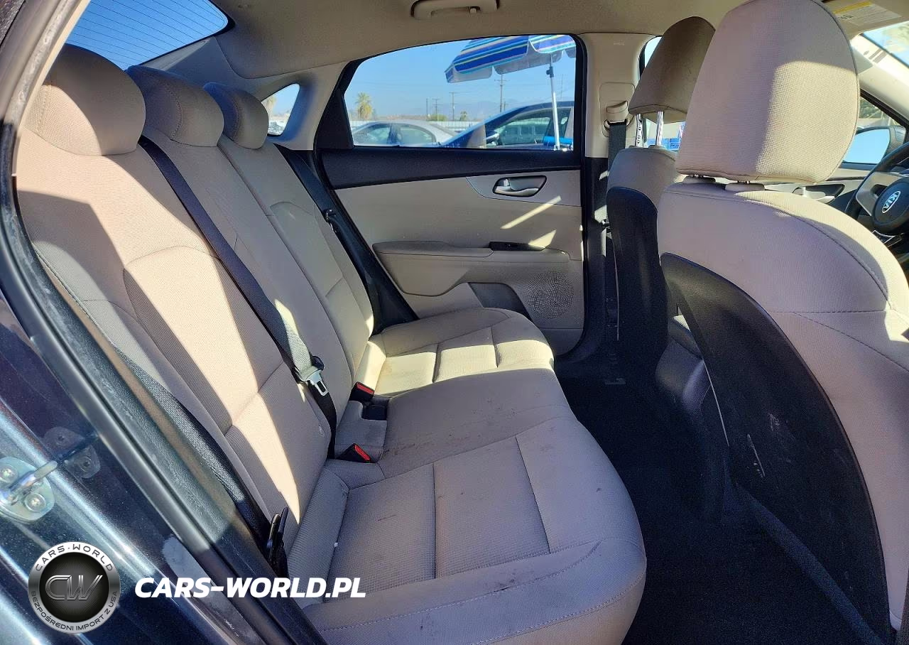 2021 Kia Forte Lxs VIN:3KPF24AD1ME316744 - 10