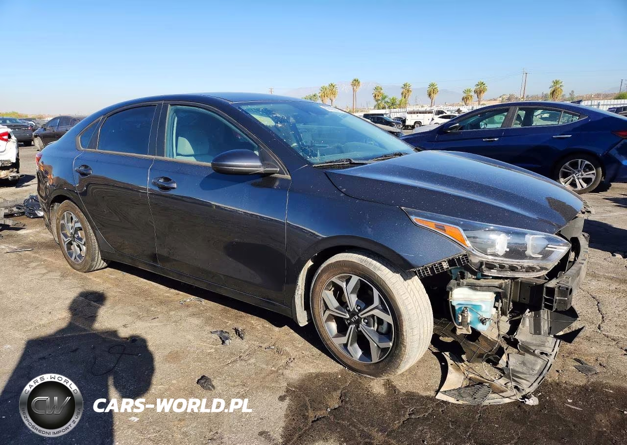 2021 Kia Forte Lxs VIN:3KPF24AD1ME316744 - 4