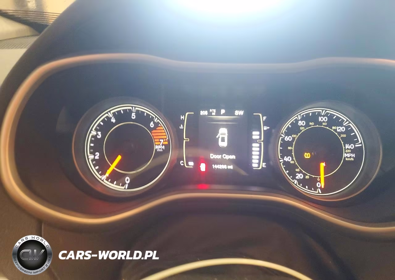 2016 Jeep Cherokee Sport VIN:1C4PJMAB7GW285547 - 9