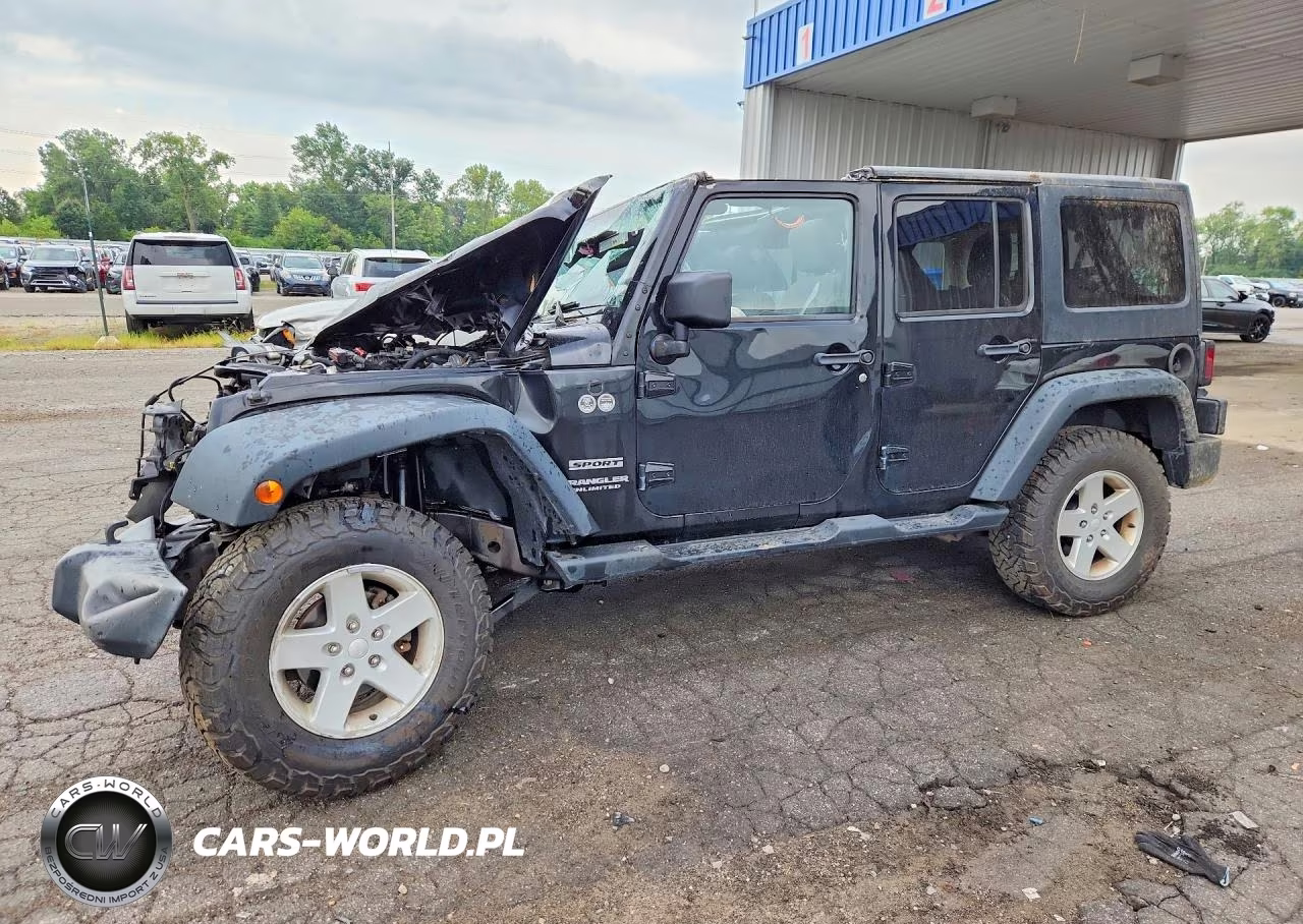 2014 Jeep Wrangler Unlimited Sport VIN:1C4BJWDG9EL101043 - 1