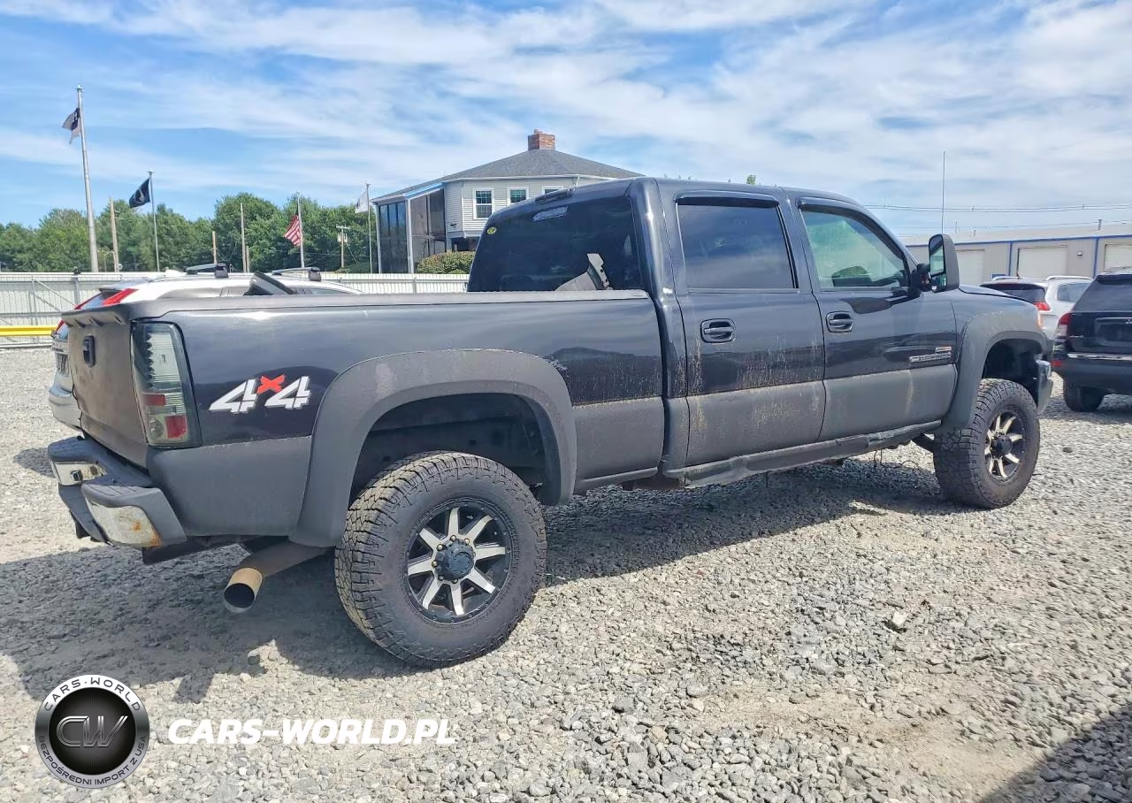 2004 GMC Sierra K2500 Heavy Duty VIN:1GTHK23294F213375 - 3