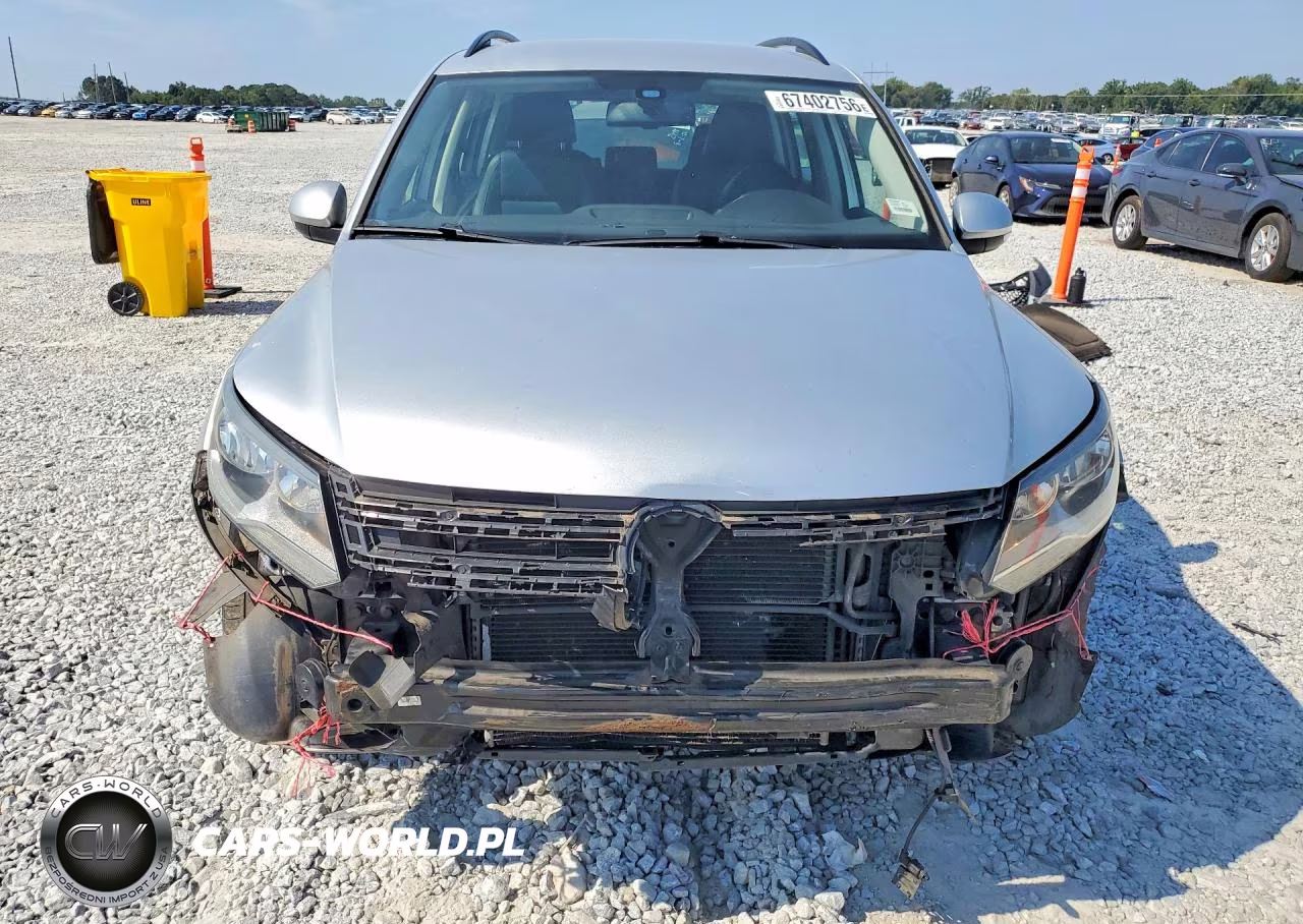 2016 Volkswagen Tiguan S VIN:WVGBV7AX6GW579304 - 5