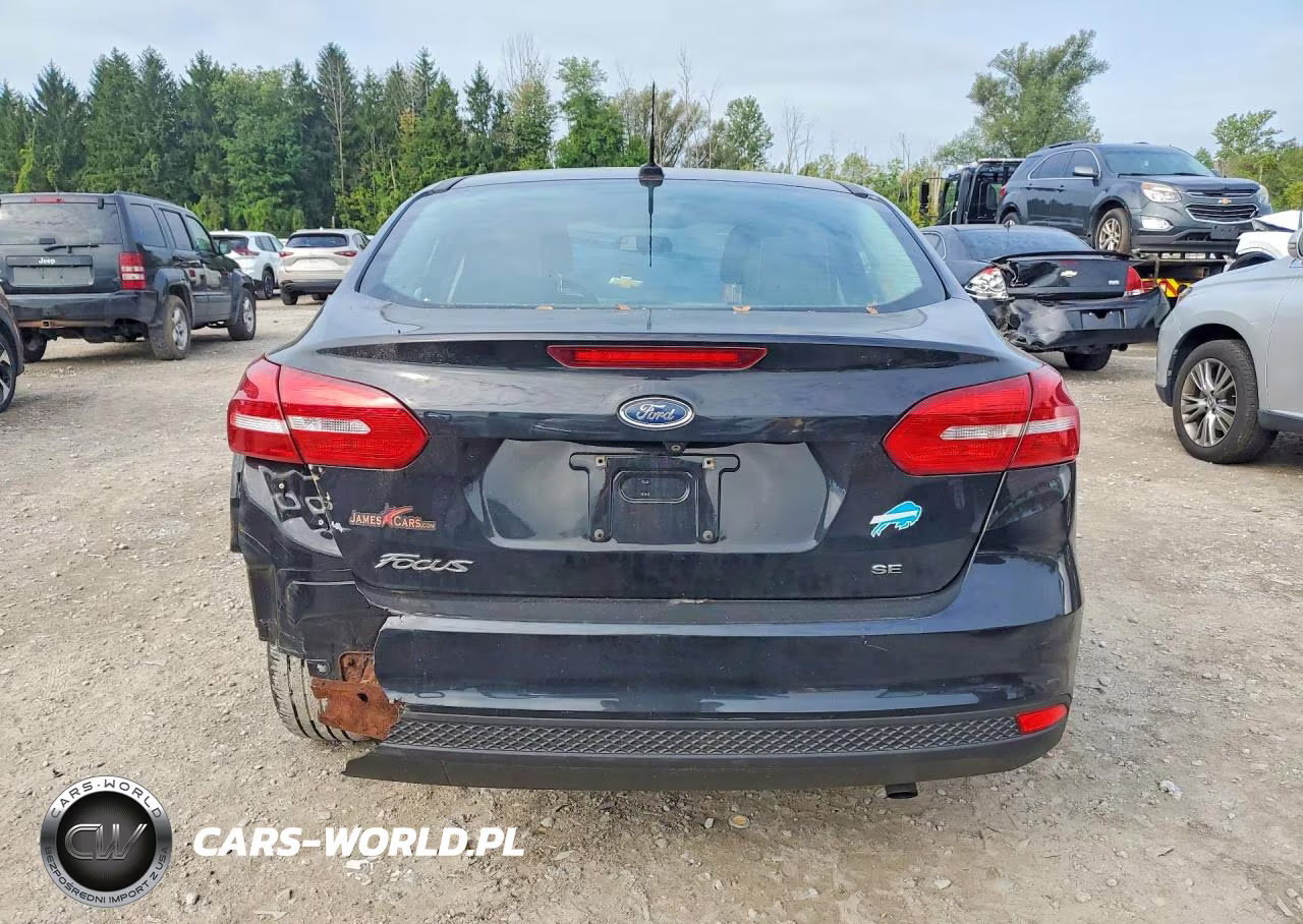 2016 Ford Focus Se VIN:1FADP3F23GL233280 - 6