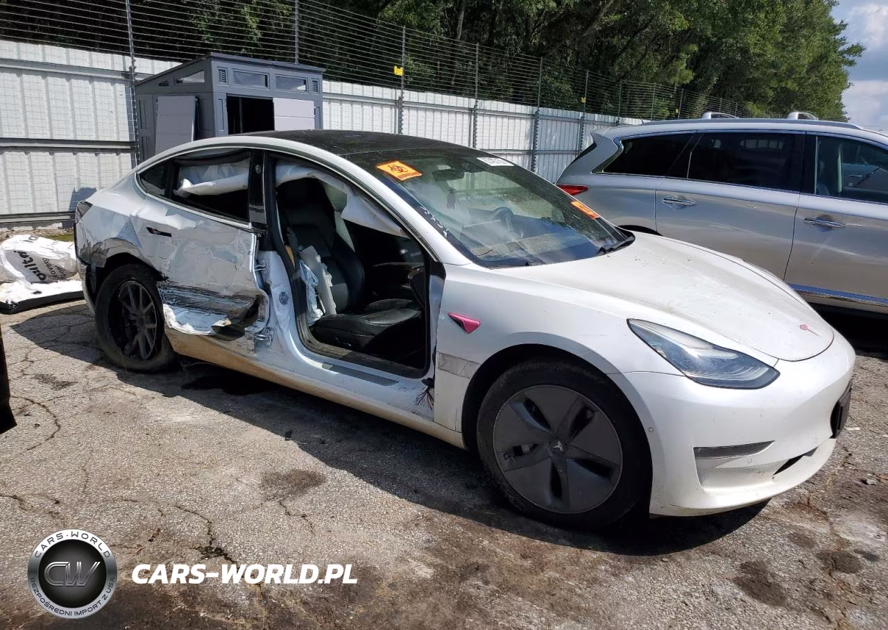 2020 Tesla Model 3 VIN:5YJ3E1EB4LF617891 - 4