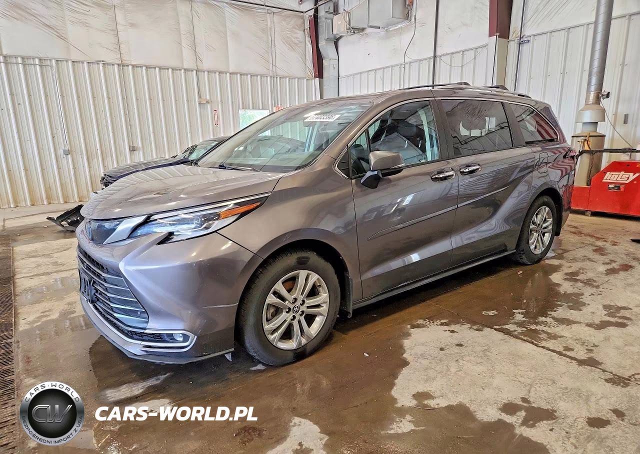 2023 Toyota Sienna Platinum 7-Passenger