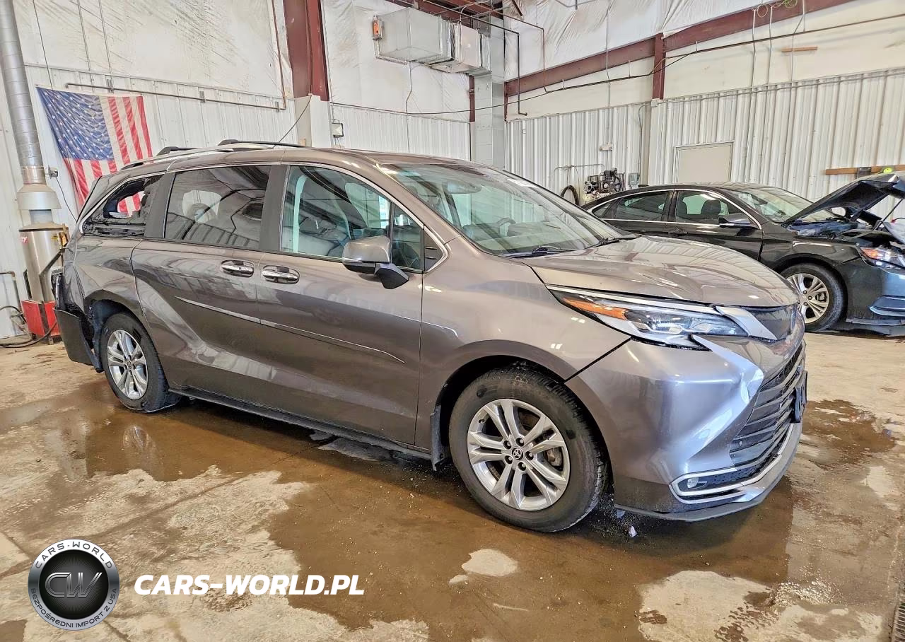 2023 Toyota Sienna Platinum 7-Passenger VIN:5TDESKFC0PS095082 - 4