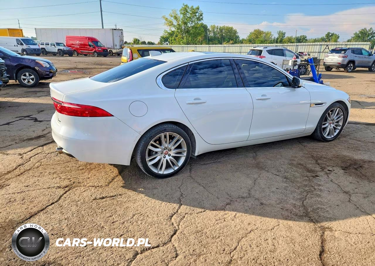 2016 Jaguar Xf Prestige VIN:SAJBK4BV3GCY12003 - 3