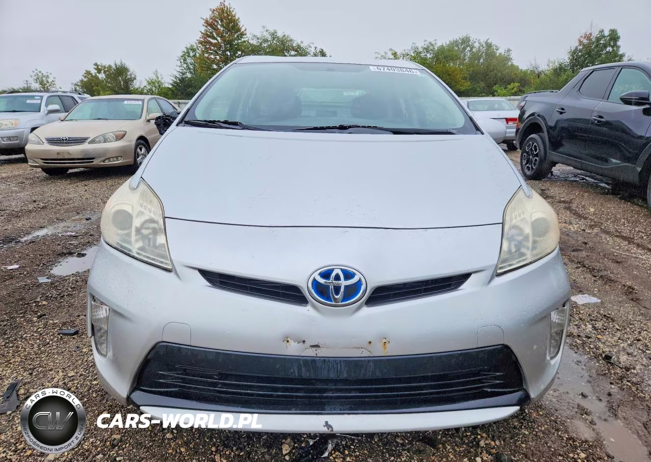 2013 Toyota Prius Two VIN:JTDKN3DU6D5686563 - 5
