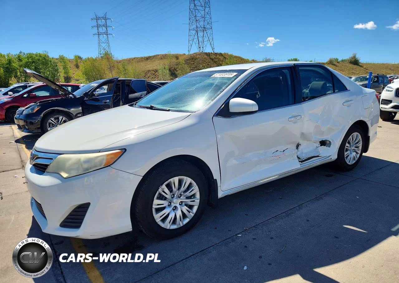 2012 Toyota Camry Le – zdjęcie 1 z 12