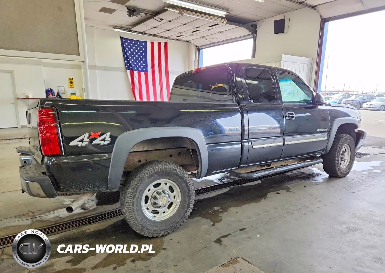 2003 Chevrolet Silverado K2500 Heavy Duty VIN:1GCHK29U23E346945 - 3