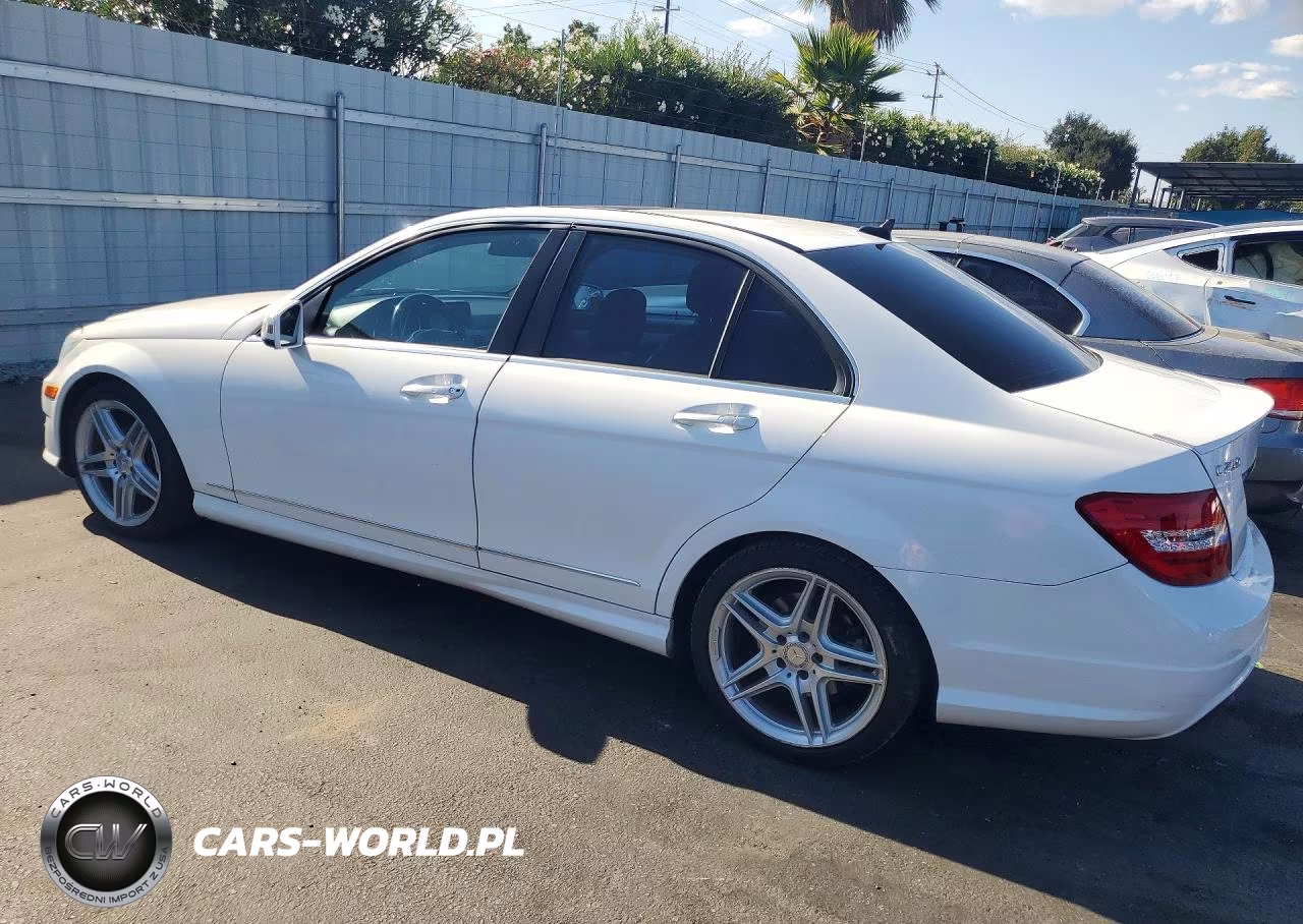 2014 Mercedes-Benz C 250 VIN:WDDGF4HB1EG239426 - 2