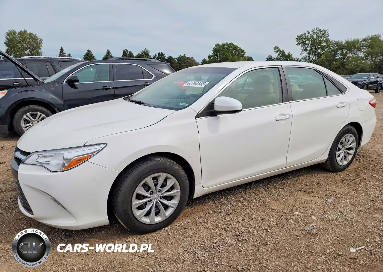 2015 Toyota Camry Le VIN:4T4BF1FK4FR457144 - 1