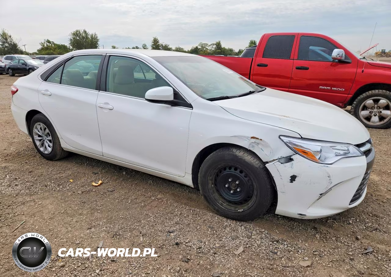 2015 Toyota Camry Le VIN:4T4BF1FK4FR457144 - 4