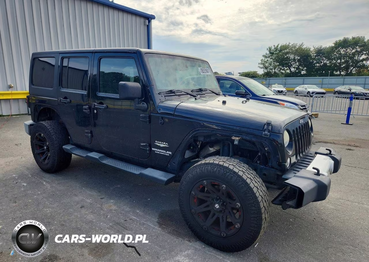 2014 Jeep Wrangler Unlimited Sahara VIN:1C4BJWEG6EL126271 - 4