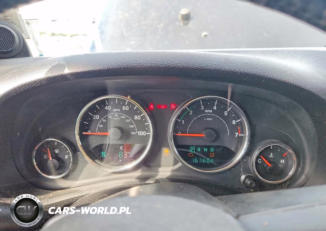 2014 Jeep Wrangler Unlimited Sahara VIN:1C4BJWEG6EL126271 - 9