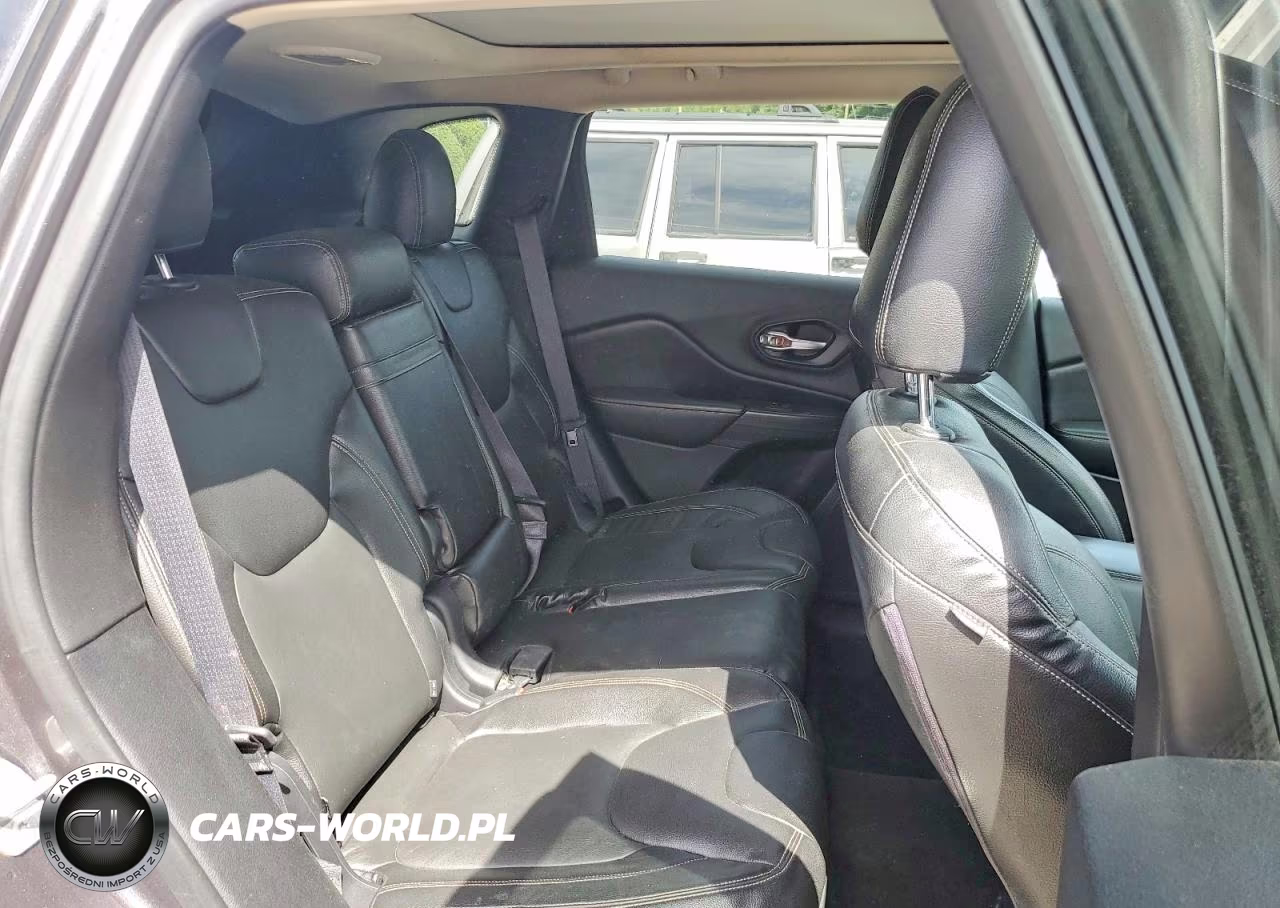 2015 Jeep Cherokee Latitude VIN:1C4PJMCB1FW789152 - 11