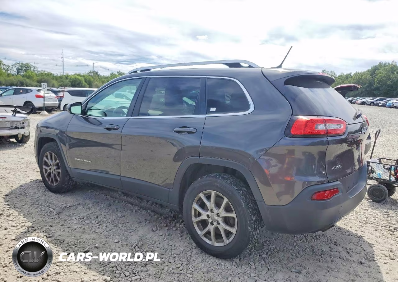 2015 Jeep Cherokee Latitude VIN:1C4PJMCB1FW789152 - 2