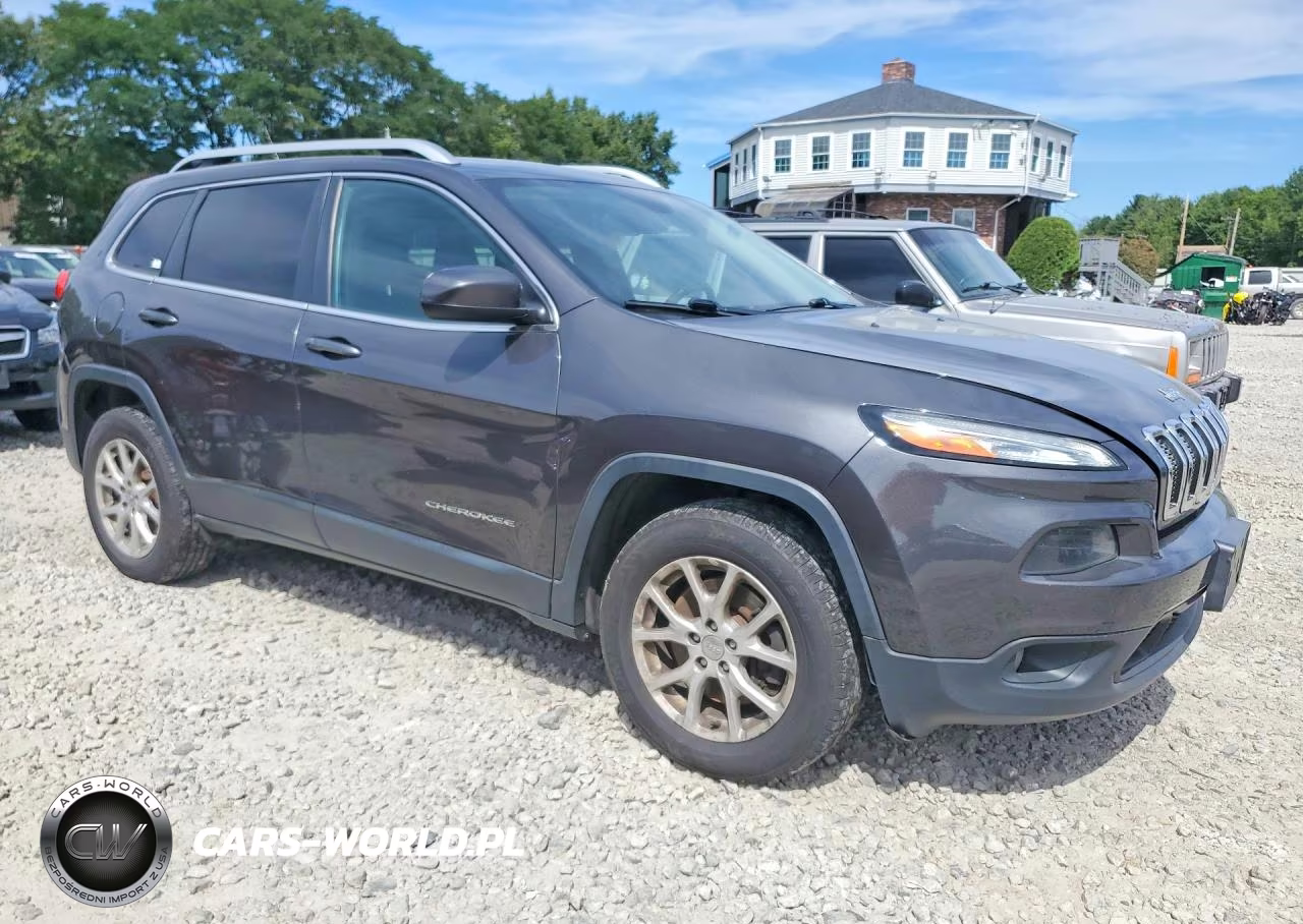 2015 Jeep Cherokee Latitude VIN:1C4PJMCB1FW789152 - 4
