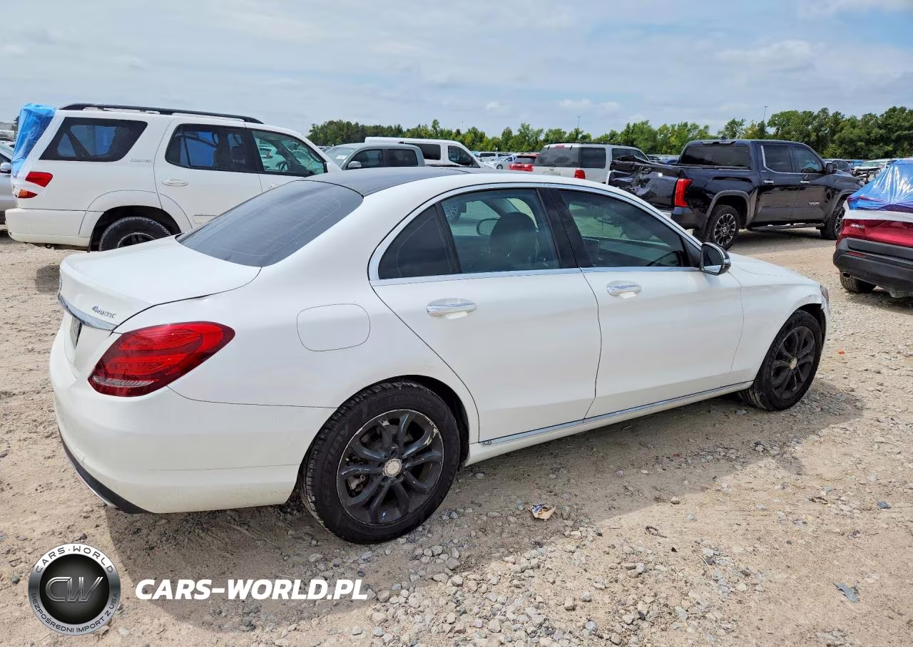 2015 Mercedes-Benz C 300 4Matic VIN:55SWF4KB2FU001612 - 3