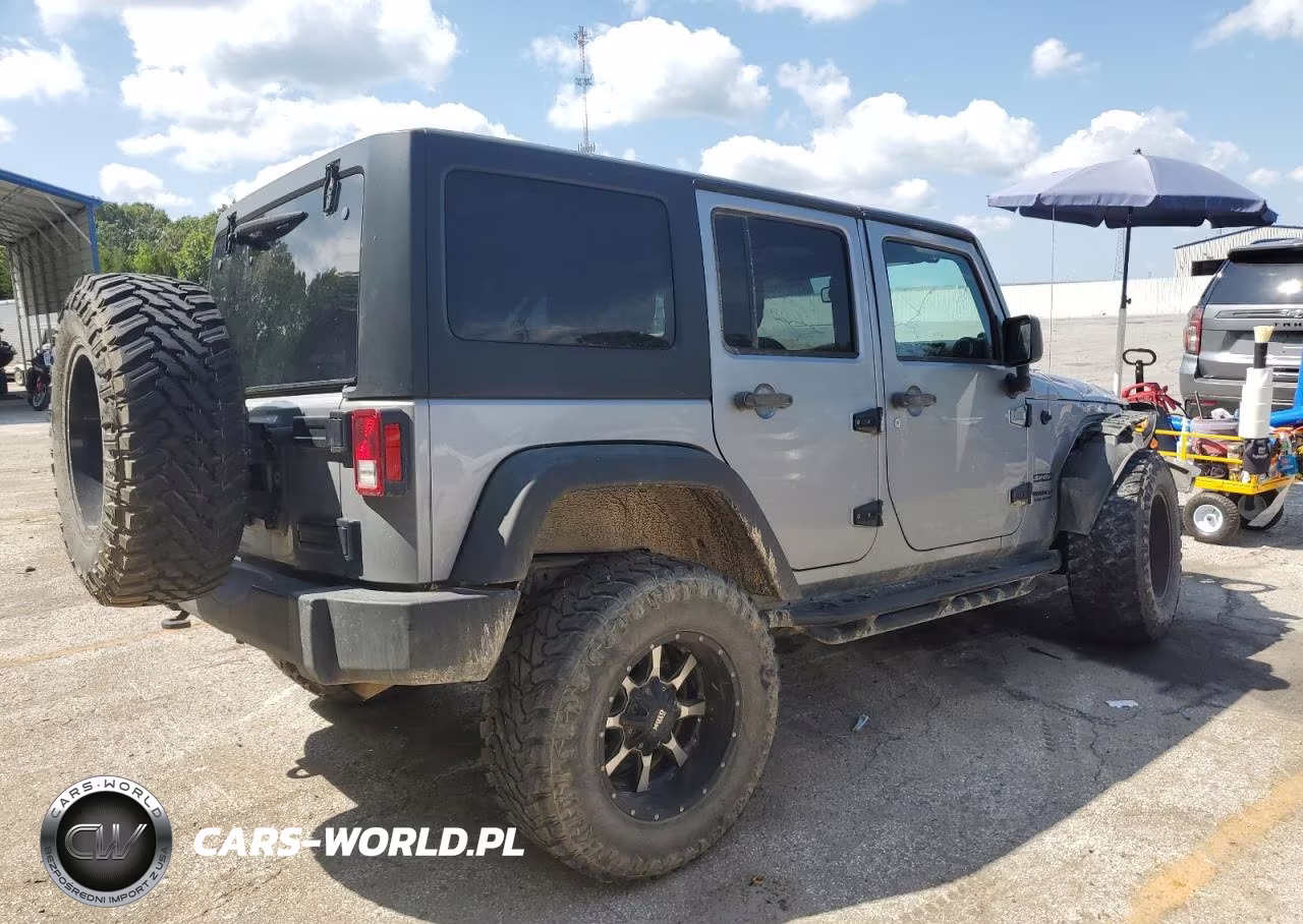 2016 Jeep Wrangler Unlimited Sport VIN:1C4HJWDG0GL135725 - 3
