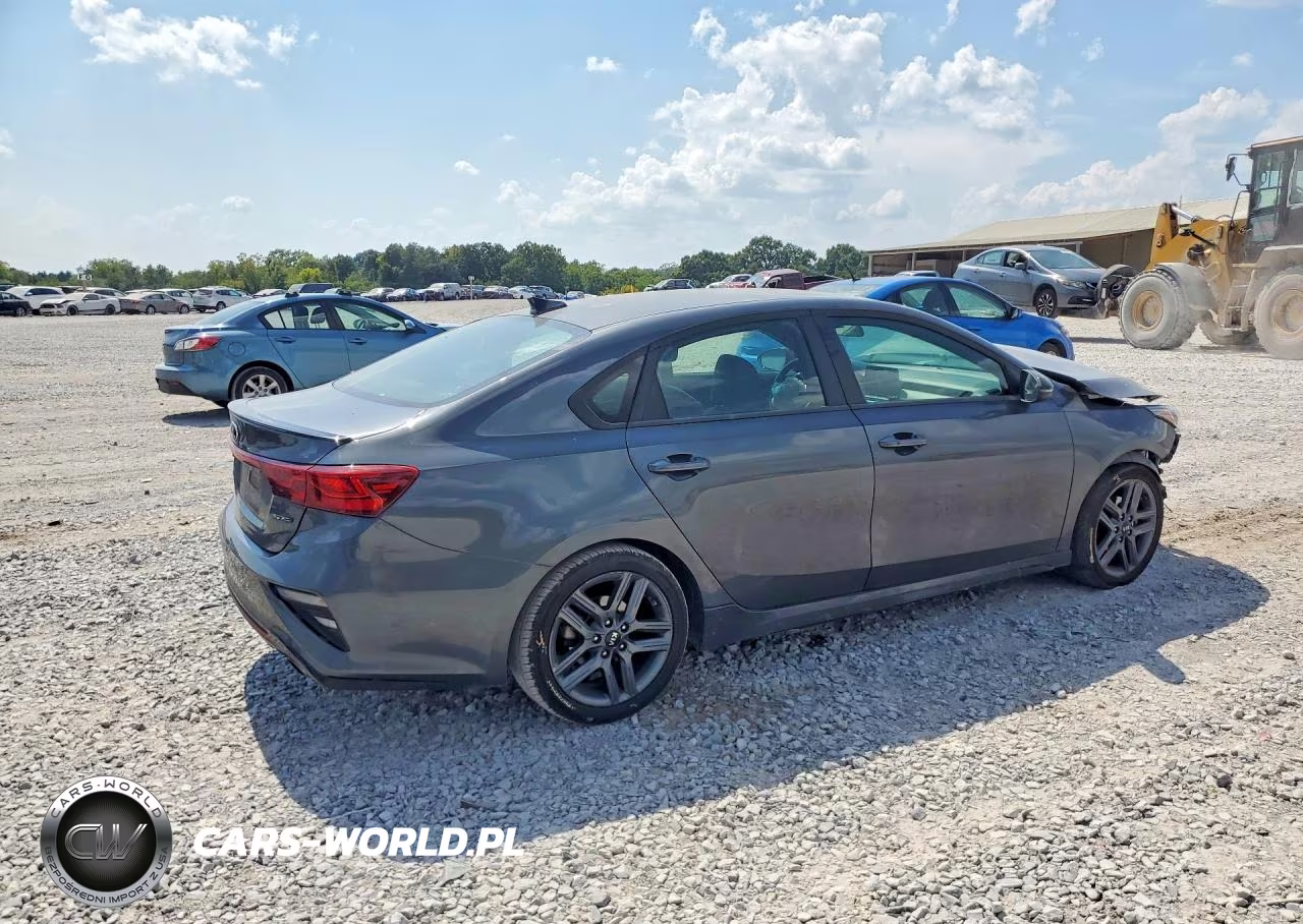 2021 Kia Forte Gt Line VIN:3KPF34AD9ME399143 - 3