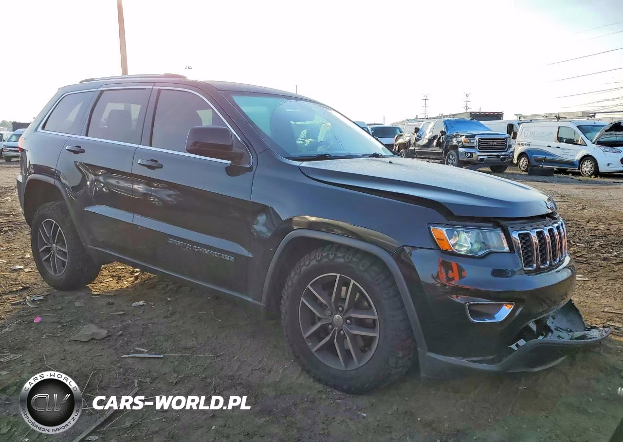 2018 Jeep Grand Cherokee Laredo VIN:1C4RJFAGXJC355969 - 4