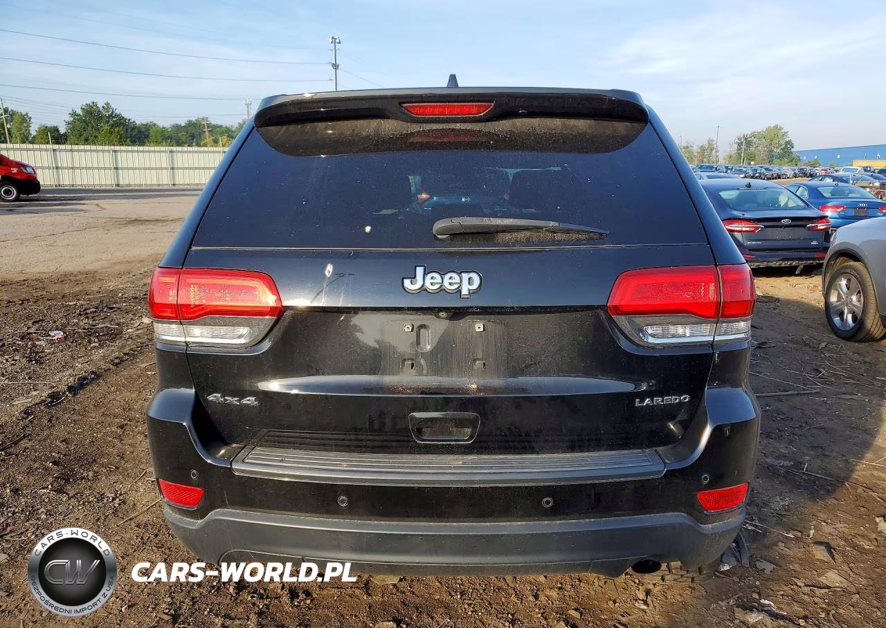 2018 Jeep Grand Cherokee Laredo VIN:1C4RJFAGXJC355969 - 6