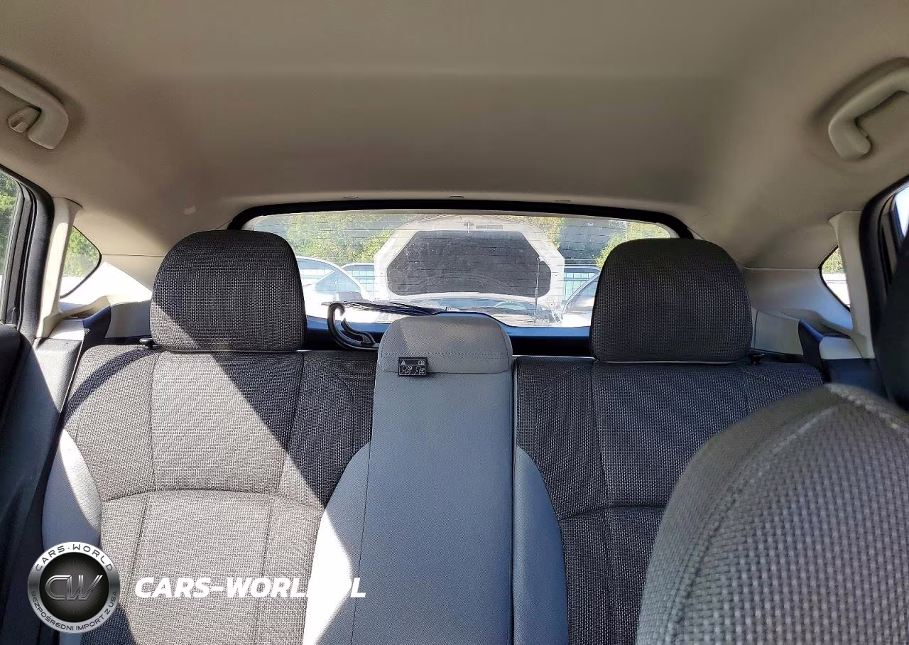 2018 Subaru Crosstrek VIN:JF2GTAAC6JH230831 - 10