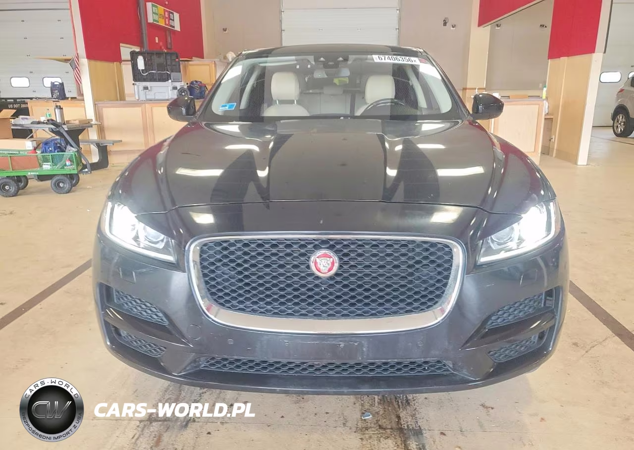 2017 Jaguar F-Pace Premium VIN:SADCJ2BV4HA048349 - 5