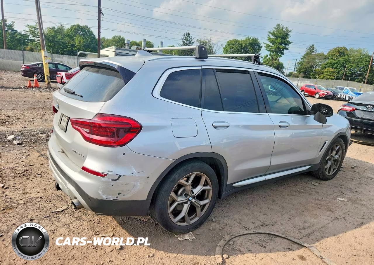 2021 BMW X3 xDrive30E VIN:5UXTS1C07M9F21311 - 3